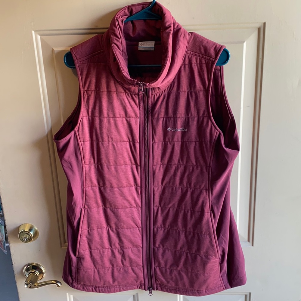 Maroon Columbia vest size extra large